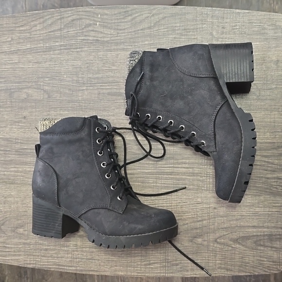 Soda Shoes - Heeled Boot